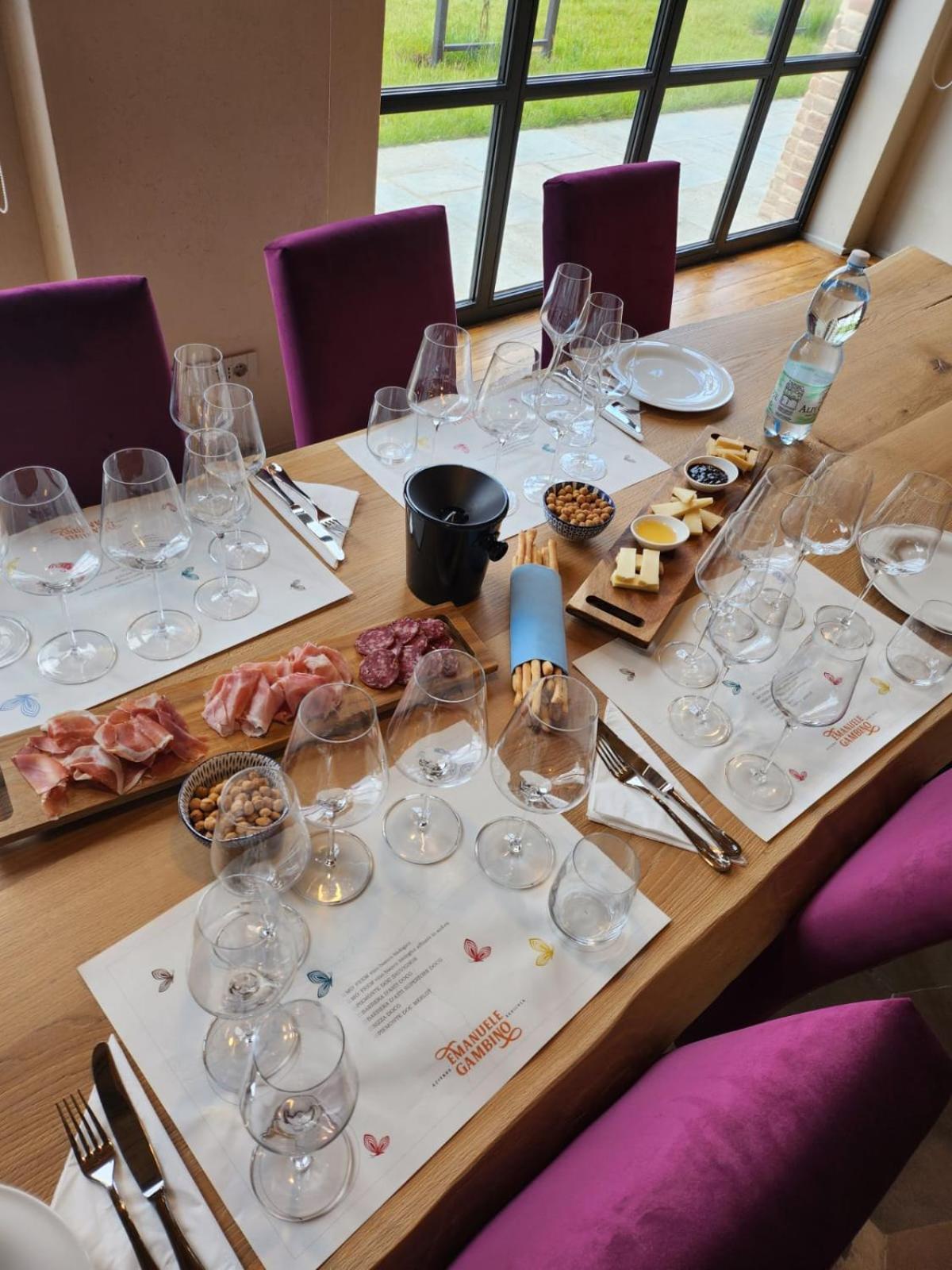 Monvi Wine Relais Villa Костилиоле ди Асти Екстериор снимка