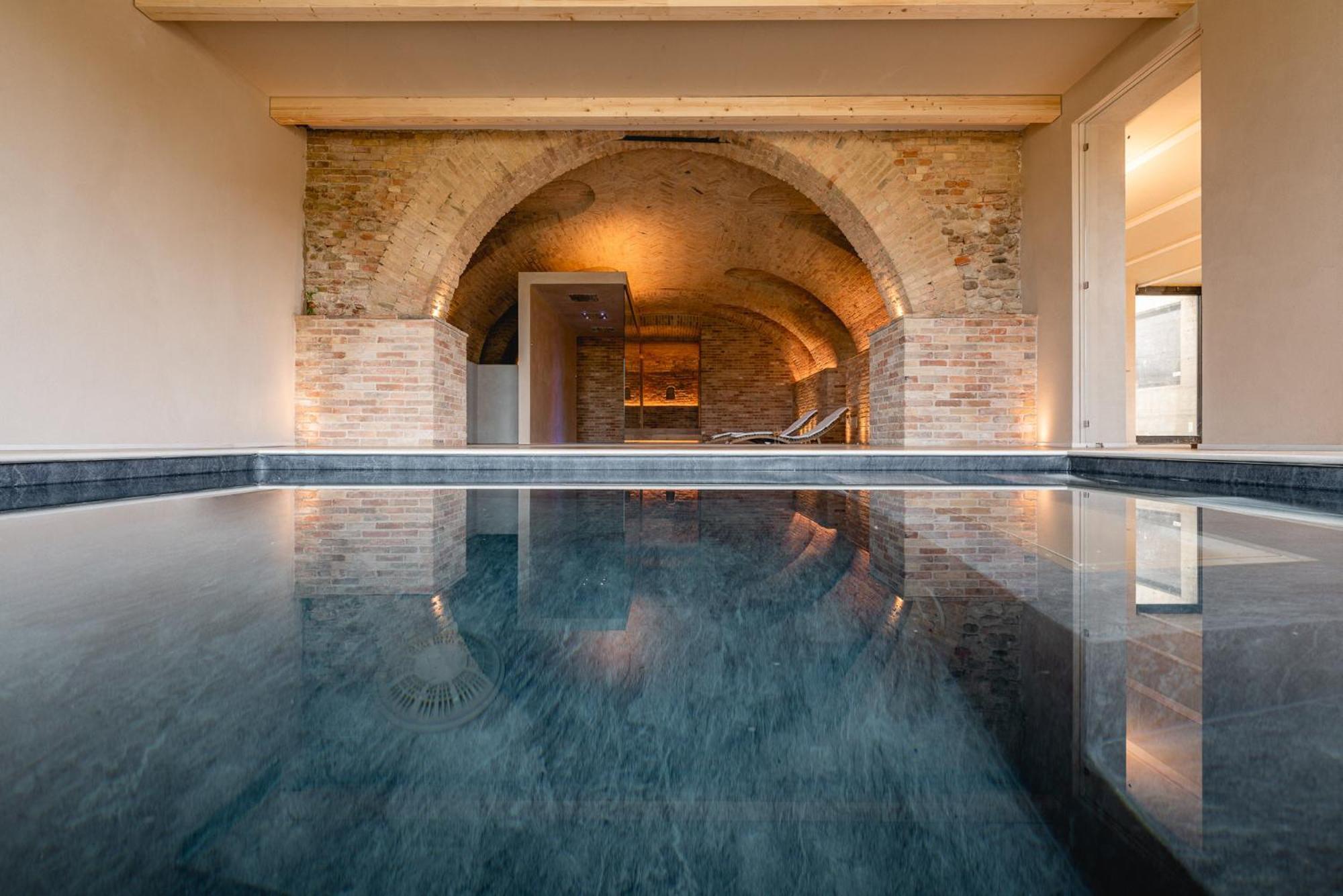 Monvi Wine Relais Villa Костилиоле ди Асти Екстериор снимка